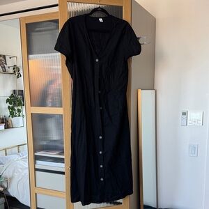 Old Navy Black Button-Front V‑Neck Midi Dress